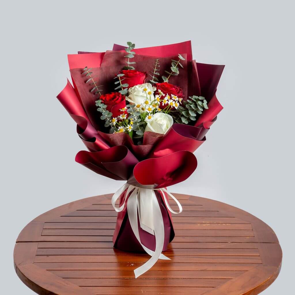 Best Red Rose Bouquet - White Red Romance Rose Bouquet – Prince Flower Shop