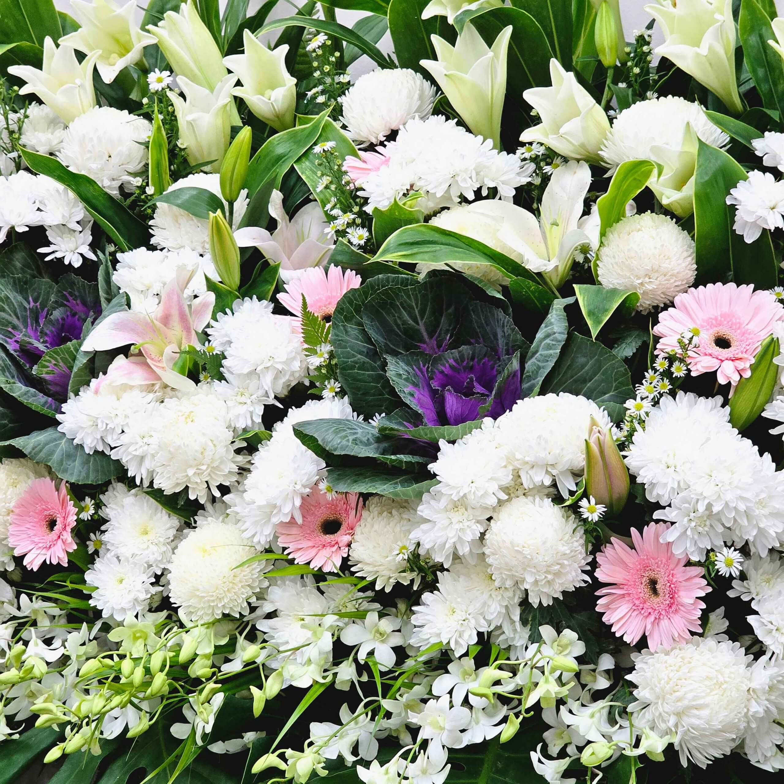 Condolence Flowers Grand Gratitude