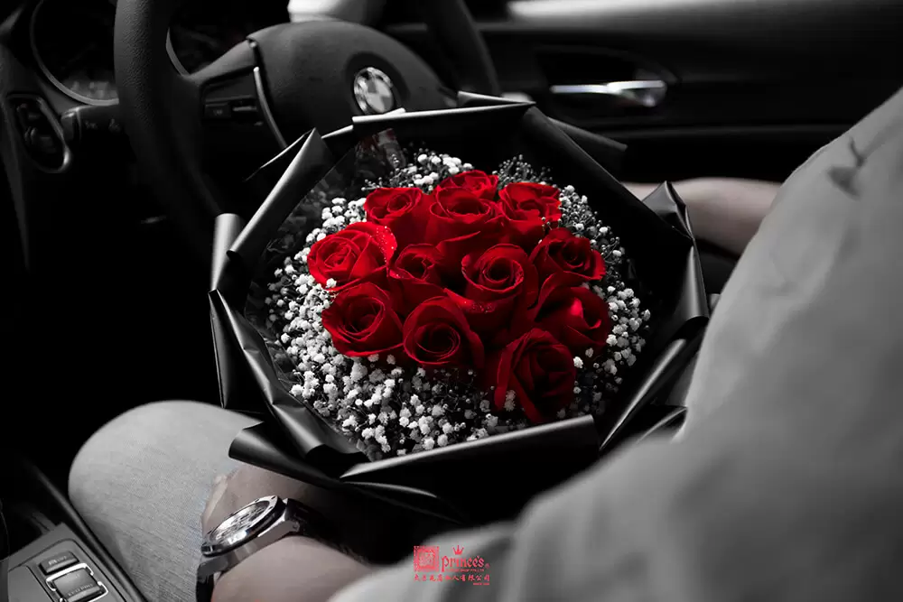 Picking a Beautiful Anniversary Bouquet: 5 Ideas to Choose From